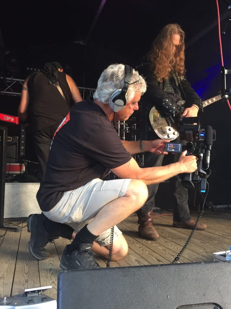 Gert-Frank aan het filmen bij Hoekstock festival